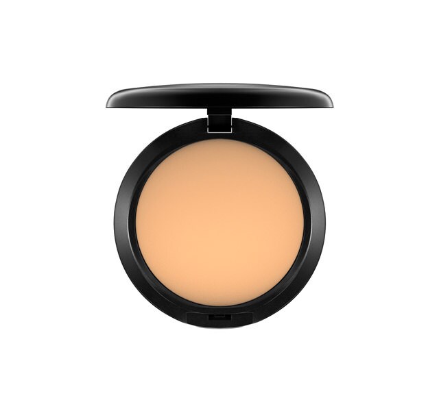 does mac studio fix foundation powder break you out