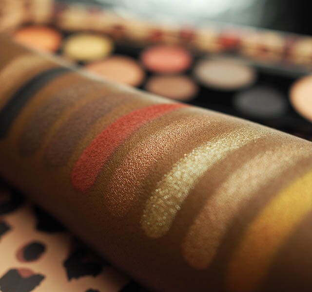 Paleta de Sombras + Iluminador MAC Girls / Mischief Minx Paleta de Sombras + Iluminador MAC Girls / Mischief Minx