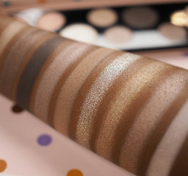 Paleta de Sombras + Iluminador MAC Girls / Prissy Princess Paleta de Sombras + Iluminador MAC Girls / Prissy Princess